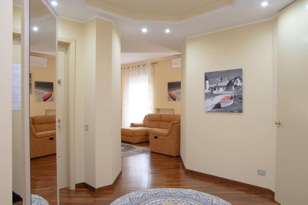 Appartamento Grazioso Con Parcheggio Privato Piacenza Buitenkant foto