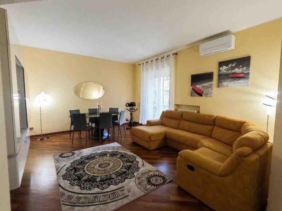 Appartamento Grazioso Con Parcheggio Privato Piacenza Buitenkant foto